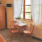 Reethaeuser Auf Ruegen Apartmanhotel Middelhagen