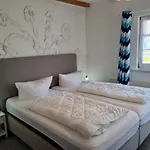 Reethaeuser Auf Ruegen 3*
