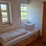 Reethaeuser Auf Ruegen Aparthotel Middelhagen