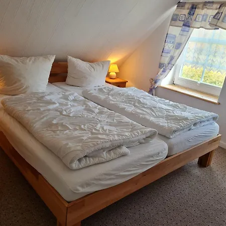 Reethaeuser Auf Ruegen Middelhagen