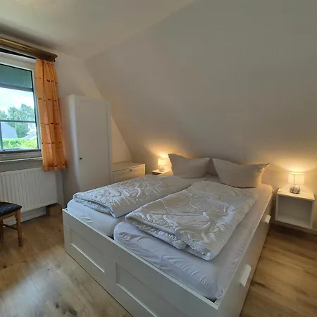 Reethaeuser Auf Ruegen 4*