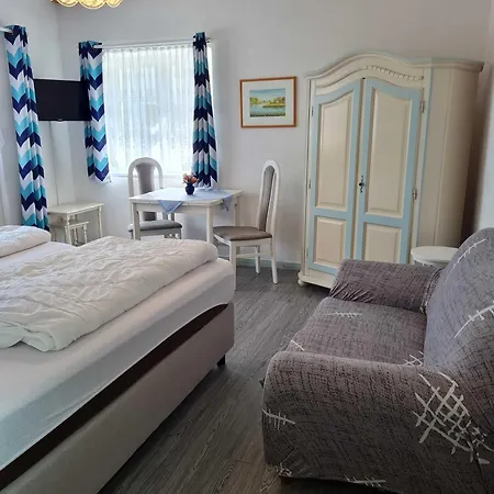 Lejlighedshotel Reethaeuser Auf Ruegen Middelhagen