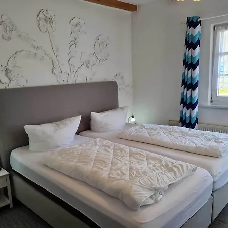 Reethaeuser Auf Ruegen 4* Middelhagen