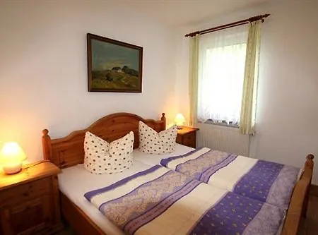 Reethaeuser Auf Ruegen Middelhagen